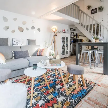 בית נופש Maisonnette De Vacances Au Coeur De פורנישי